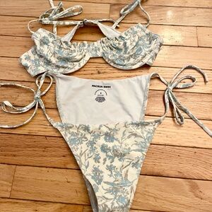 PacSun Cream & Light Blue Floral Underwire Bikini Top